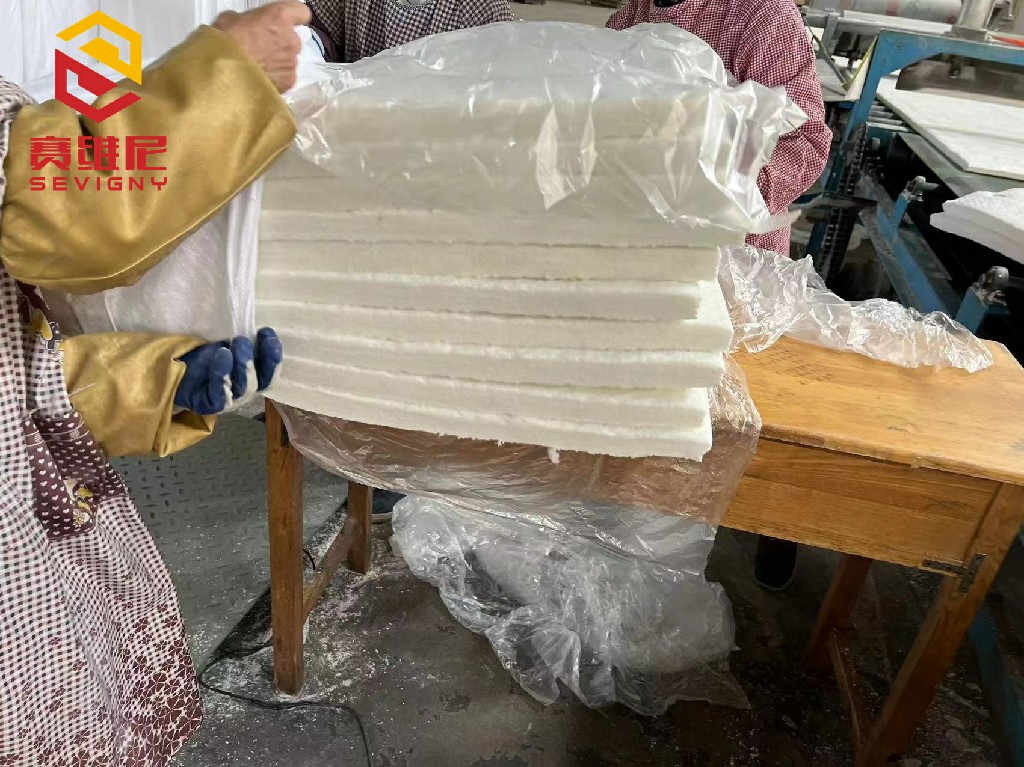 赛维尼-硅酸铝板